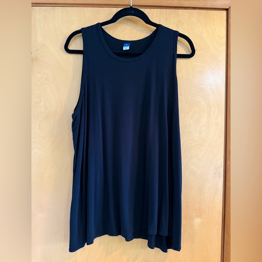 Old Navy Black Sleeveless Scoop Neck Tank Top